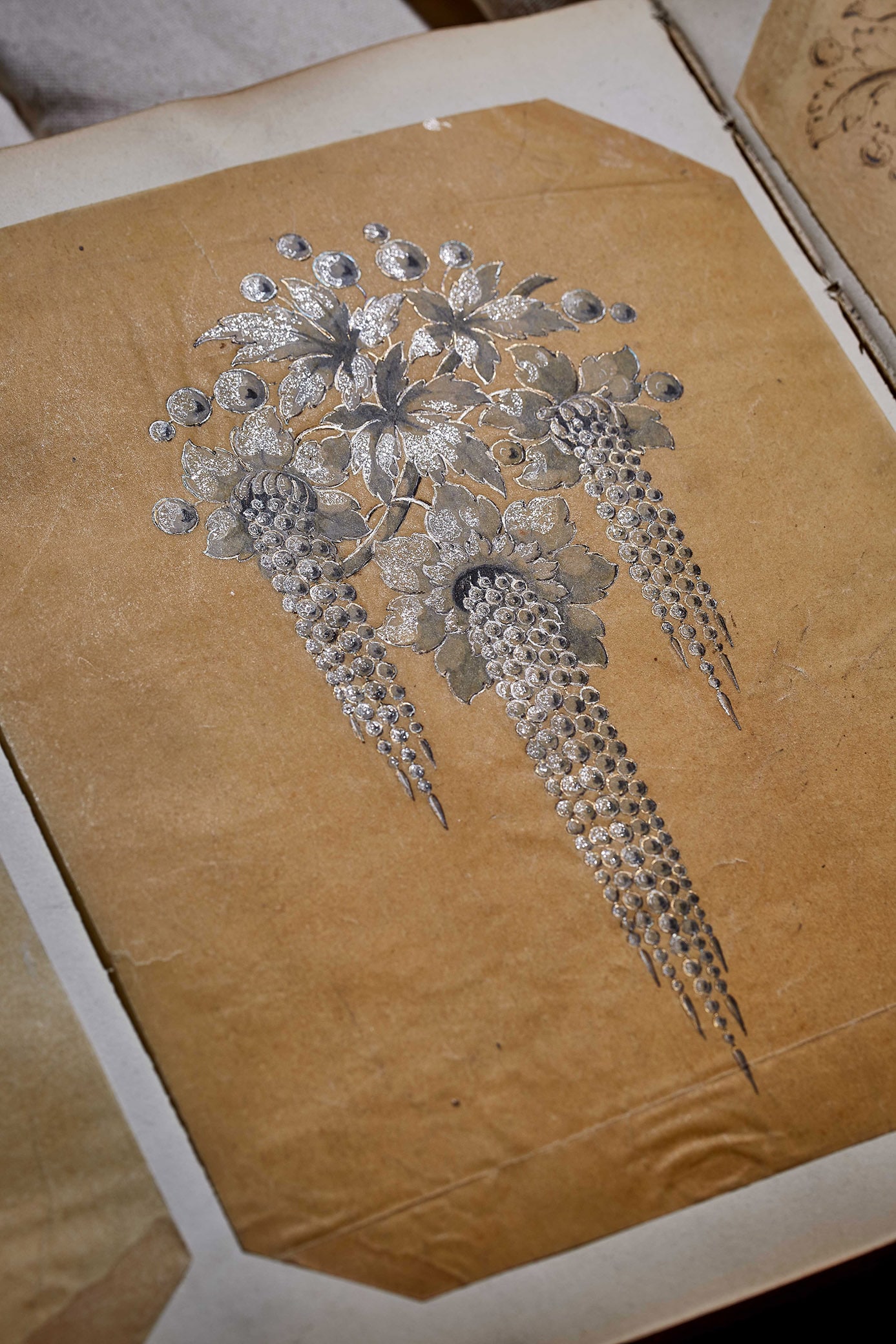 Maison Mellerio-Borgnis (1858-circa 1914) Dessin d’un devant de corsage « en pluie » Maison Mellerio-Borgnis (1858-circa 1914) Dessin d’un devant de corsage « en pluie »