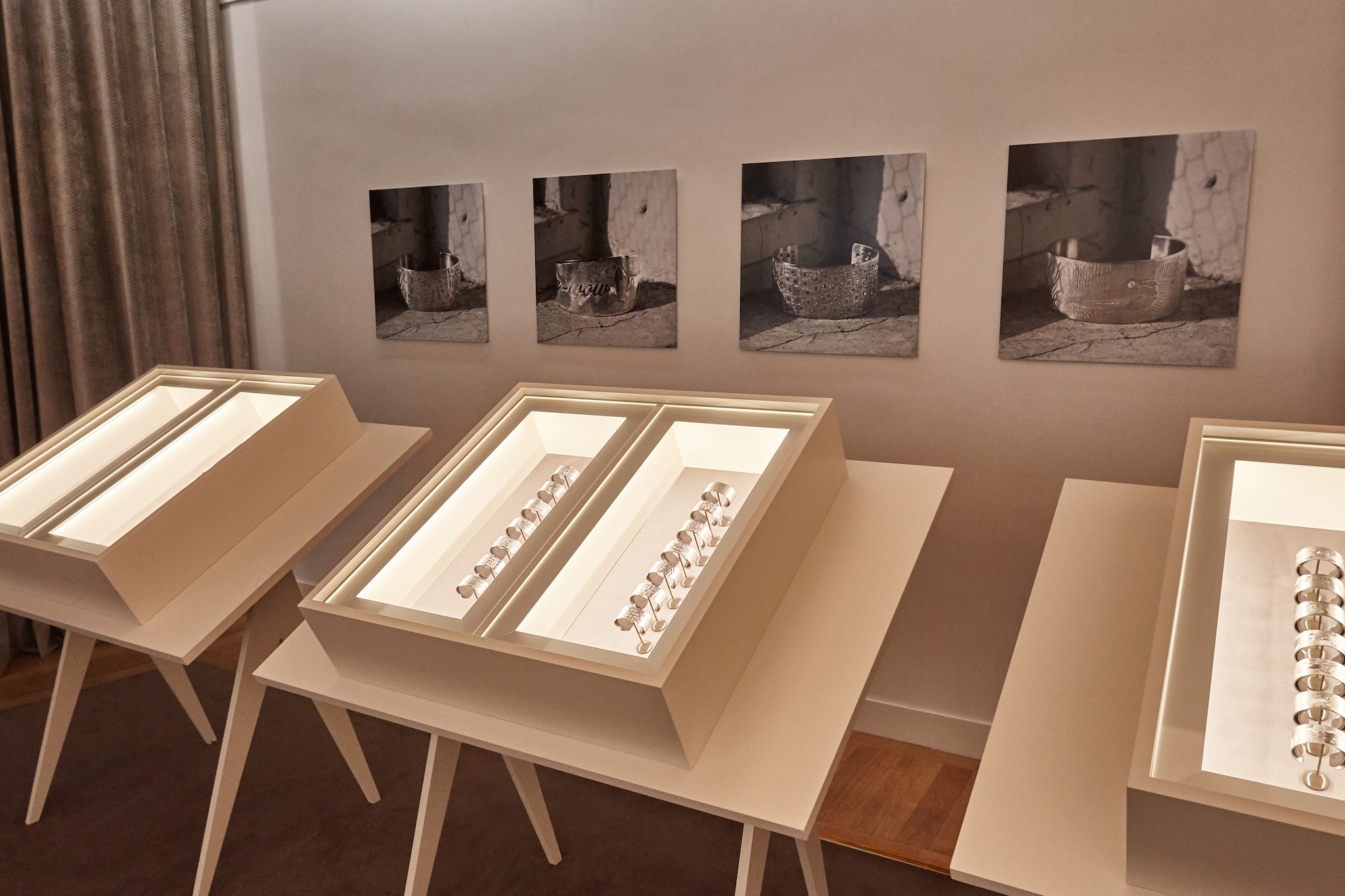 Cuffs and Necks Exhibition at L'École - Photo Credit Laurent Kariv (2)
