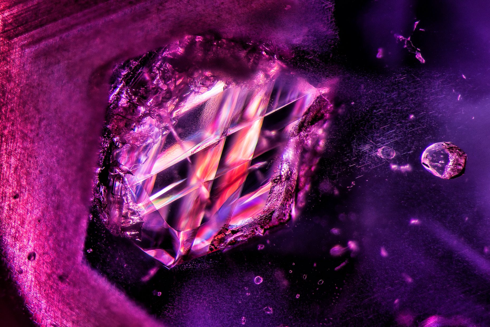 P02 - 'Under Pressure' - ruby (c) E. Billie Hughes - Lotus Gemology