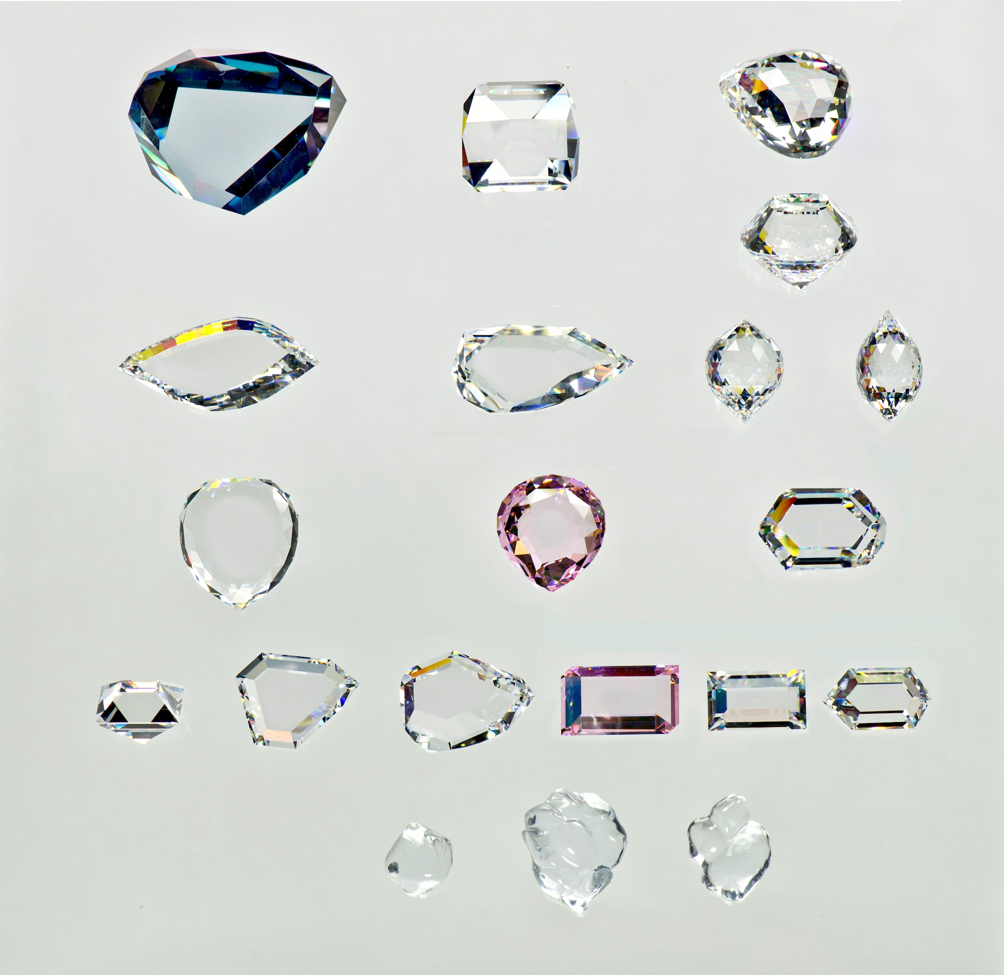 The 20 replicas executed between 2015 and 2017. Image François Farges © Van Cleef & Arpels SA