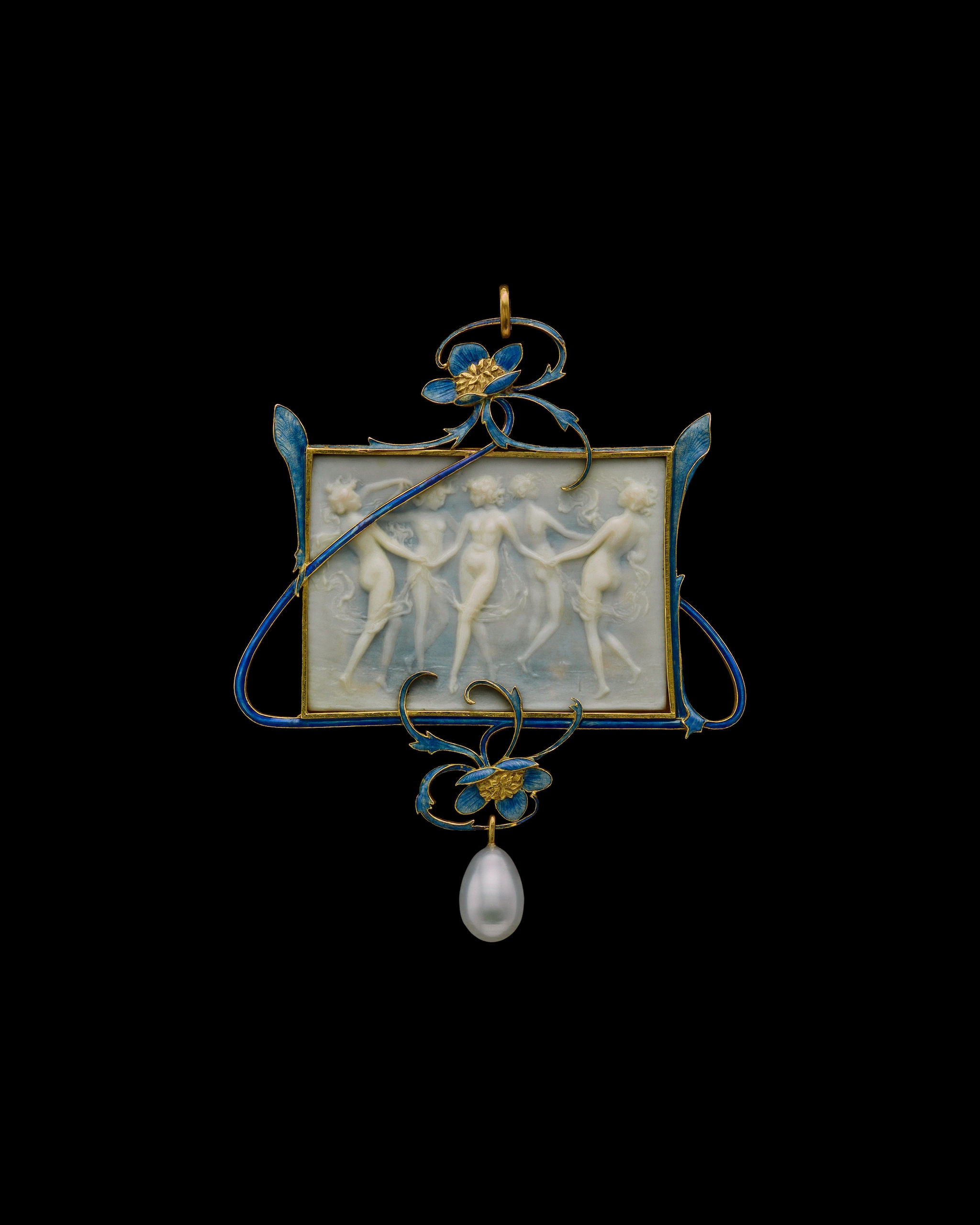 Through the eyes of a connoisseur - Circle of Dancing Nymphs Pendant by René Lalique - ©Albion Art Jewellery Institute, Photo Tsuneharu Doi