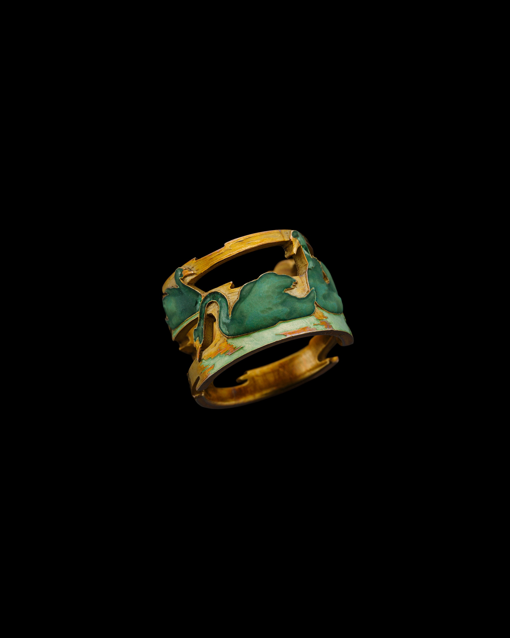 Through the eyes of a connoisseur - Swan Ring by René Lalique- ©Albion Art Jewellery Institute, Photo Tsuneharu Doi