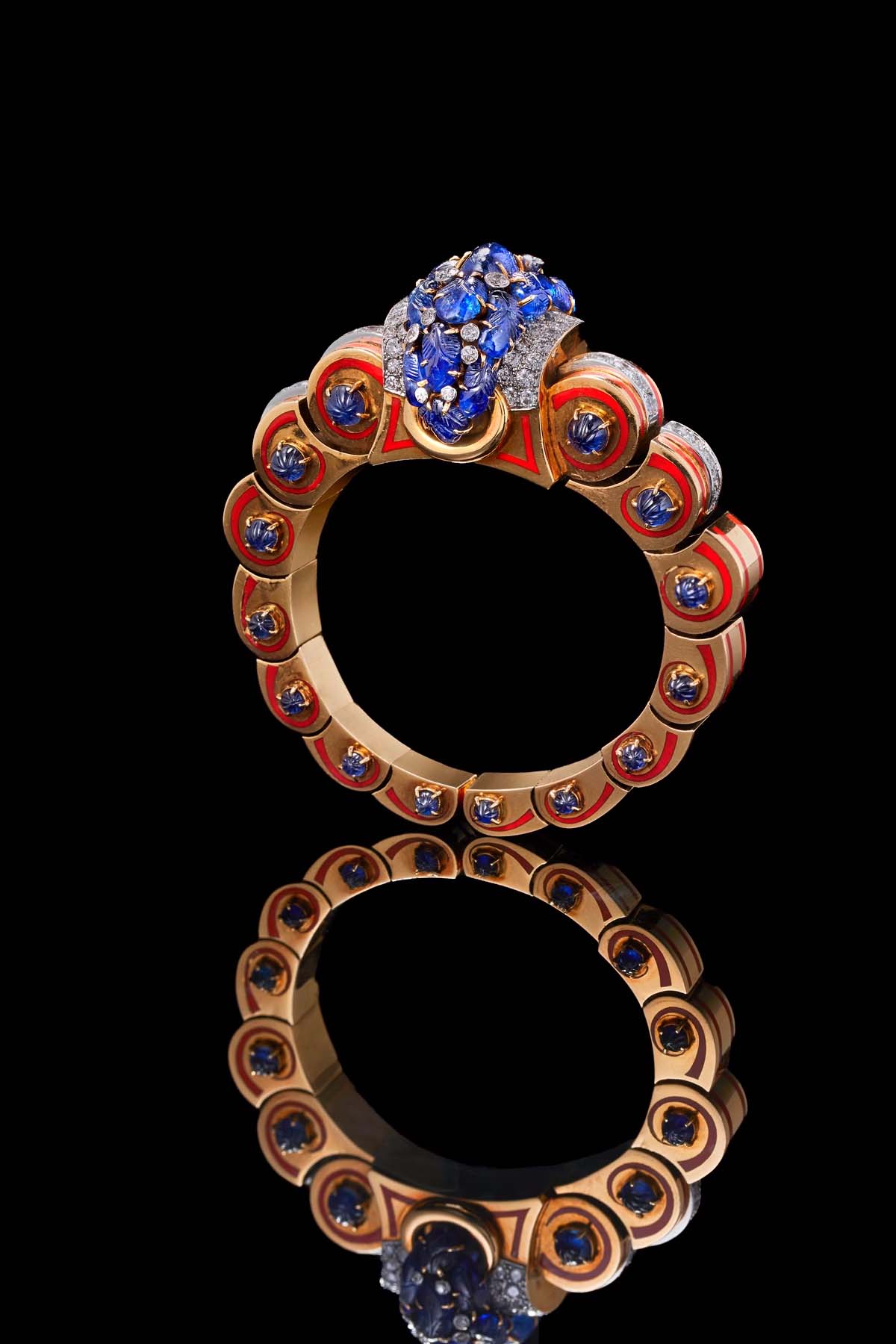 Bracelet or émaillé, saphirs gravés et dimants, 1938. LA Collection privée_crédit Benjamin Chelly (11)