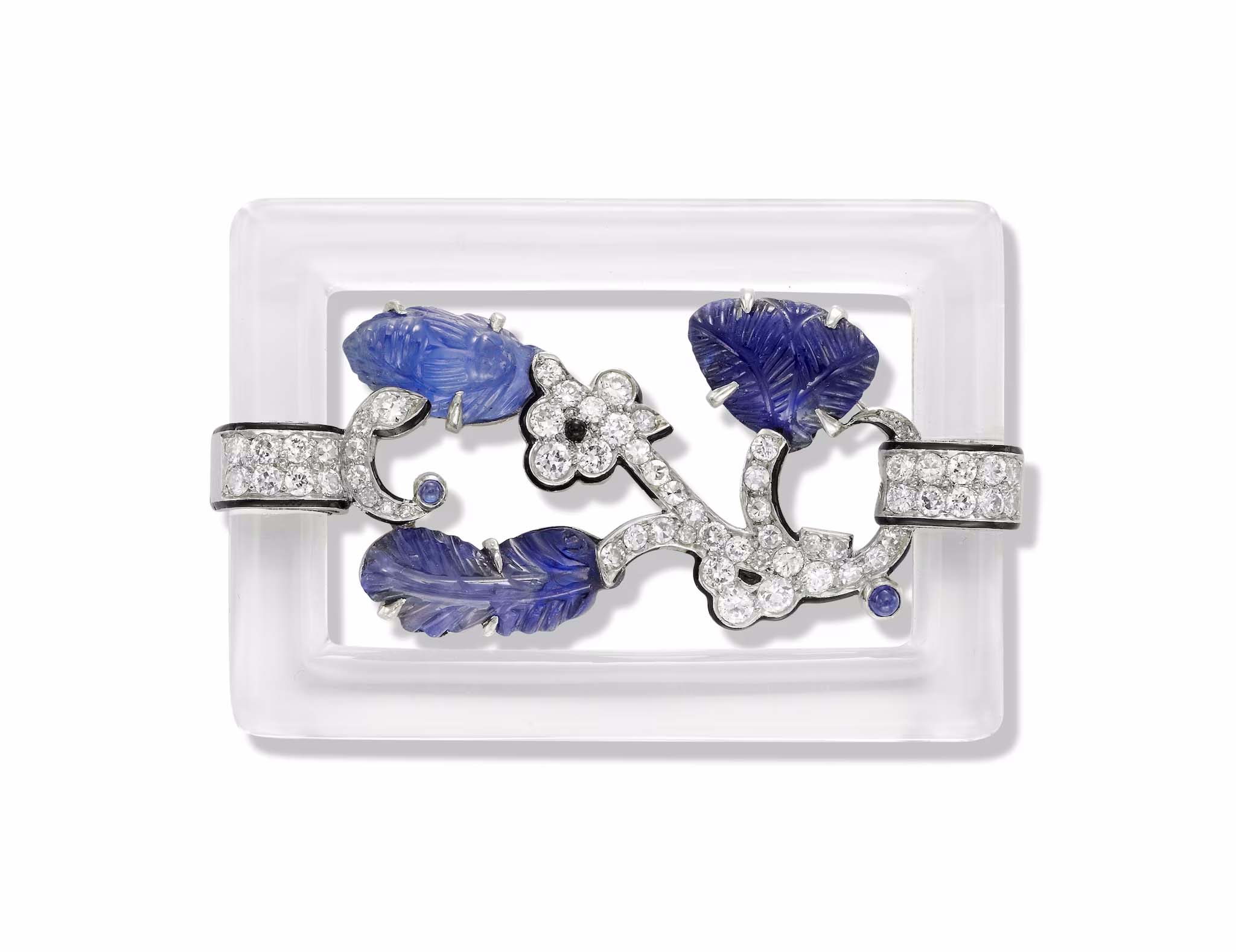 Buckle clip, Cartier, 1928, Platinum, gold, rock crystal, sapphires, diamonds, enamels - Photo © Tony Falcone