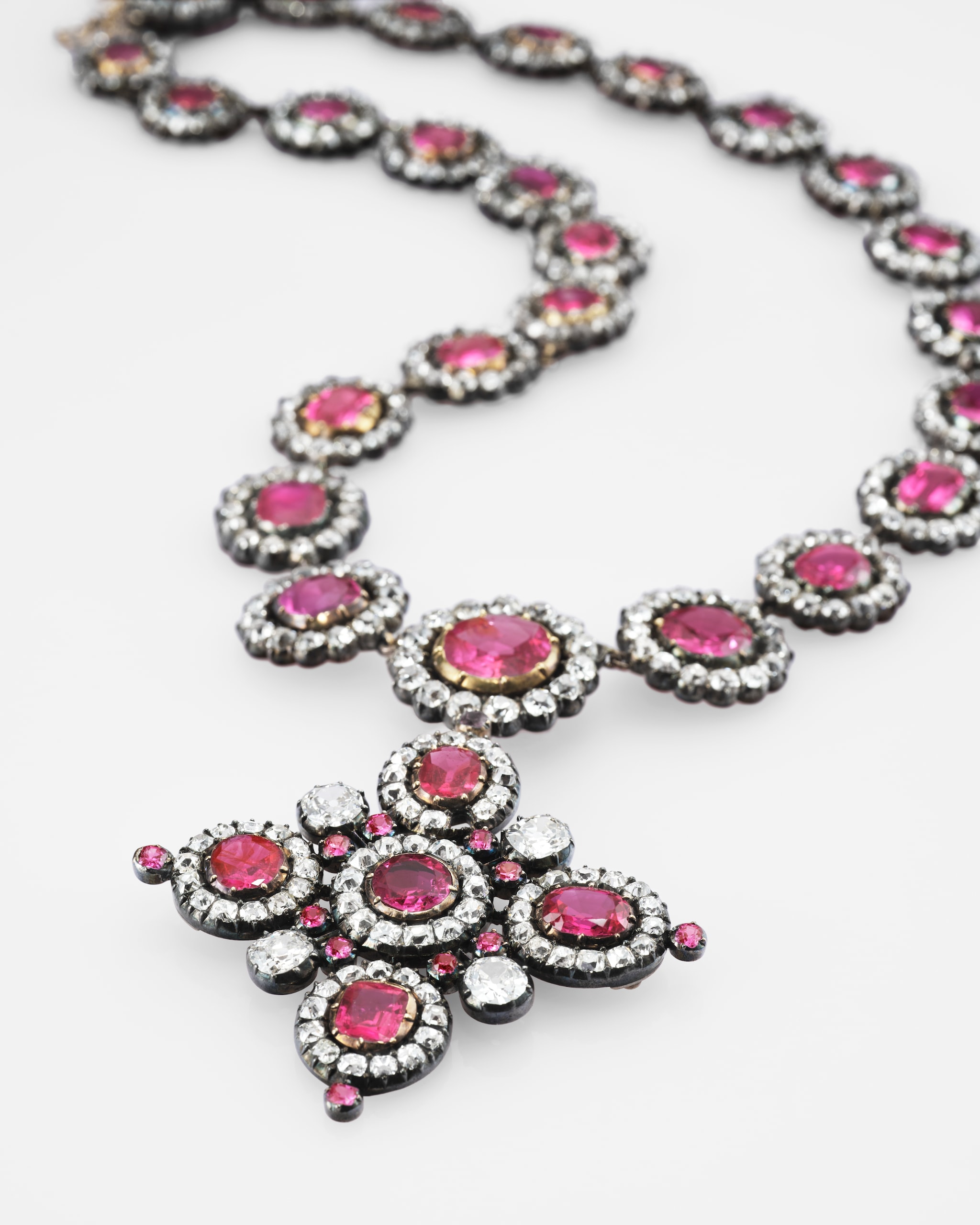 Ruby necklace with detachable pendant. An Eye For Beauty, Illuminata Jewelry Collection Exhibition, L'ECOLE, School of Jewelry Arts, K11 MUSEA, Hong Kong