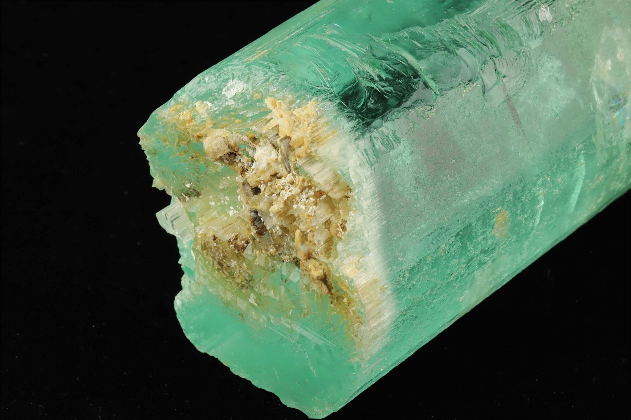 Beryl (blue-green) Rossing, Swakopmund Namibia - Ecole Nationale Supérieure des Mines de Paris