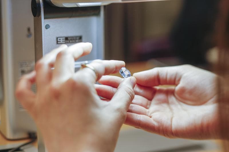 L'ECOLE School of Jewelry Arts mission