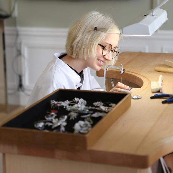 L'ECOLE School of Jewelry Arts mission