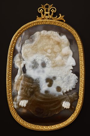 XVIe siècle, Hercule, Camée en sardonyx, cadre en bronze doré, Collection Guy Ladrière, Photo Benjamin Chelly