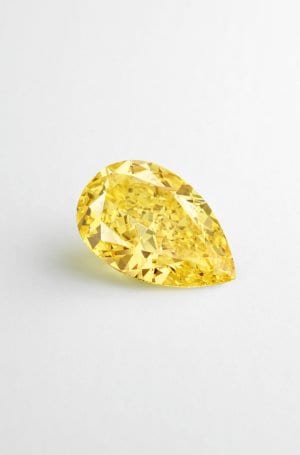 Diamant Fancy Vivid Yellow poire de 11,29 carats ©  Van Cleef & Arpels SA.jpg