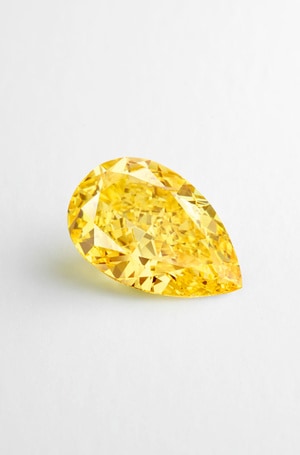 Diamant Fancy Vivid Yellow poire de 11,29 carats ©  Van Cleef & Arpels SA