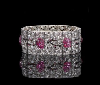 1920x1000_Lacloche rose bracelet_v2.jpg
