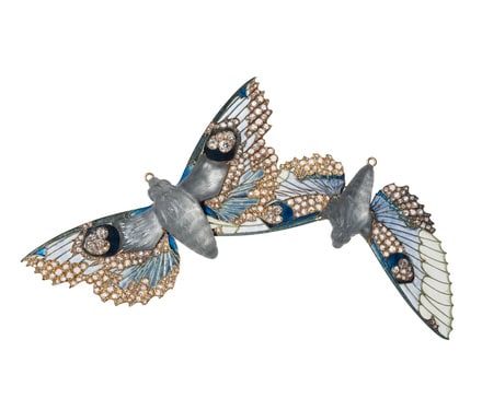 Ornement de corsage Papillons de nuit, dépôt musée Lalique collection Shai bandmann et Ronald Ooi, (c) Studio Y Langlois.jpg