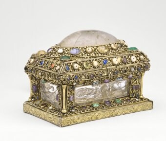 Reliquary chest.jpg
