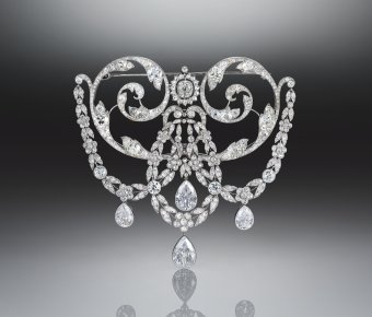 Diamond stomacher with detachable chain and diamond pendants, An Eye For Beauty, Illuminata Jewelry Collection Exhibition, L'ECOLE, School of Jewelry Arts, K11 MUSEA, Hong Kong