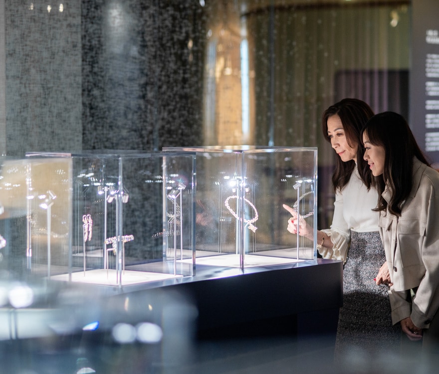 Scenography, An Eye for Beauty, the Illuminata Jewelry Collection, L’ÉCOLE School of Jewelry Arts.jpg