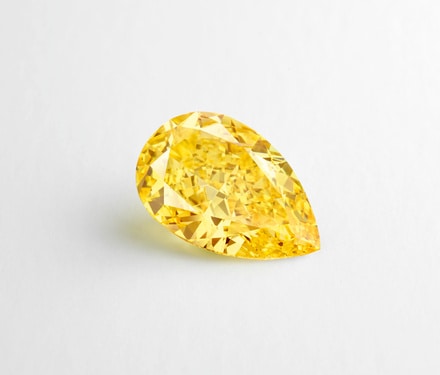 Diamant Fancy Vivid Yellow poire de 11,29 carats ©  Van Cleef & Arpels SA 