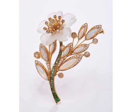 Gold and pink flower brooch