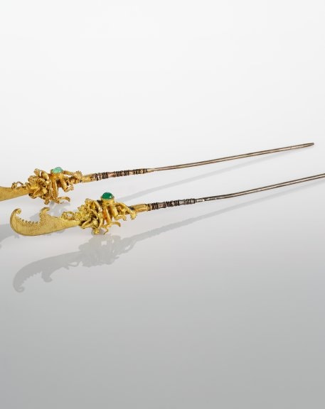 Hairpins with Buddhist figures