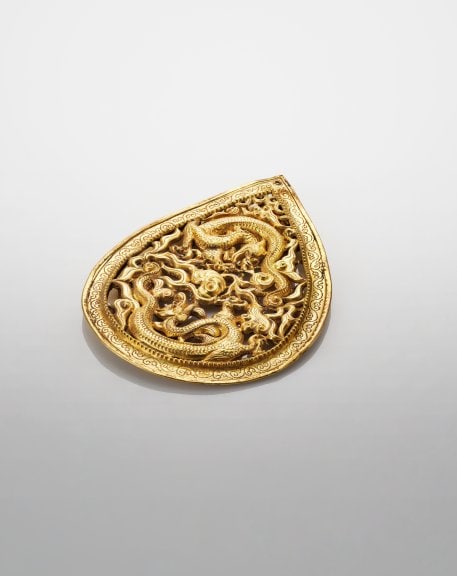 Ornement de vêtement (peizhui) à décor de dragons 
