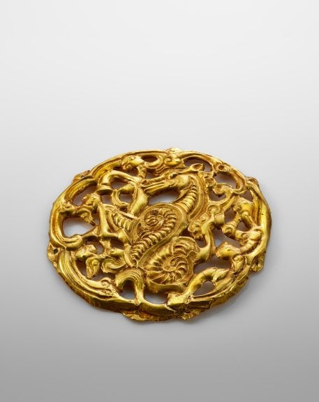 A gold plaque, 4th to 3rd century BCE, Courtesy of the Mengdiexuan Collection. Photo Picspark Co