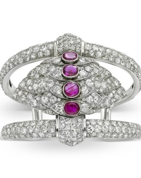 Ecaille cuff, Belperron, Mid 20th century, Platinum, diamonds, rubies - Photo © Tony Falcone