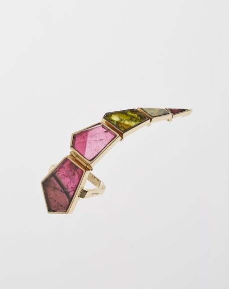 Jean Vendome, Ferret ring, 1984, yellow gold and tourmalines. Private collection. Photo Benjamin Chelly (1)
