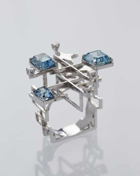 Jean Vendome, Nocturne ring, 1960, white gold, diamonds, aquamarines. Private collection. Photo Benjamin Chelly