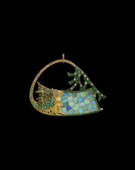 Through the eyes of a connoisseur - Art Nouveau Pendant by Georges Fouquet - ©Albion Art Jewellery Institute, Photo Tsuneharu Doi