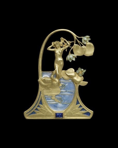 Through the eyes of a connoisseur - Leda and the Swan Pendant by René Lalique - ©Albion Art Jewellery Institute, Photo Tsuneharu Doi