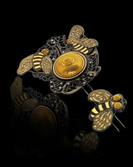 Bumblebee brooch，Daniel Brush