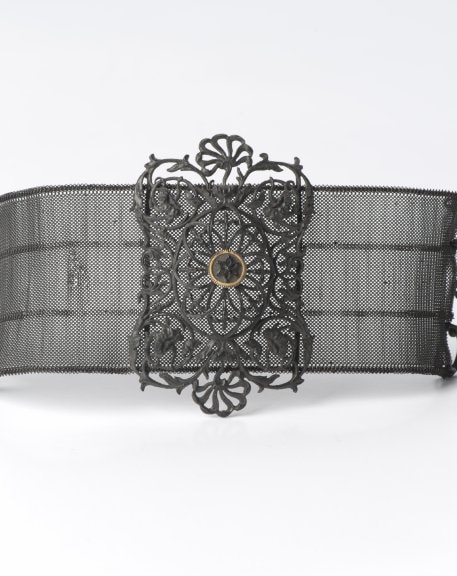 Berlin iron bracelet – Early 19th century © Schmuckmuseum Pforzhe Photo Petra JaschkeBerlin iron bracelet – Early 19th century © Schmuckmuseum Pforzhe Photo Petra Jaschke