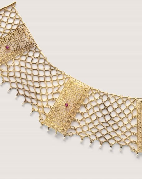 Necklace in gold, pearls, rubies presump[vely made in Germany and allegedly once owned by Marie-Louise, Napoleon second’s wife © Schmuckmuseum Pforzheim Photo Petra Jaschke