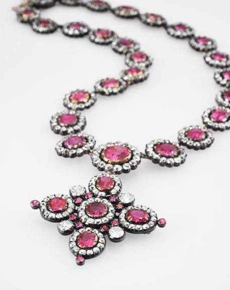 Ruby necklace with detachable pendant. An Eye For Beauty, Illuminata Jewelry Collection Exhibition, L'ECOLE, School of Jewelry Arts, K11 MUSEA, Hong Kong