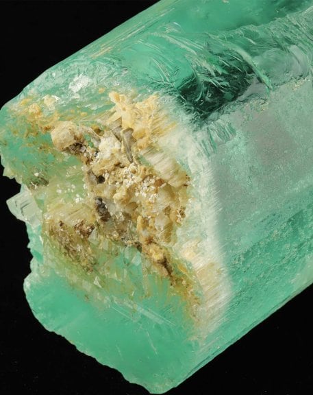 Beryl (blue-green) Rossing, Swakopmund Namibia - Ecole Nationale Supérieure des Mines de Paris