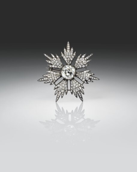 钻石花形胸针，钻石和银，18世纪，千灯室藏品© L'ÉCOLE Van Cleef & Arpels, 图片：Picspark Co