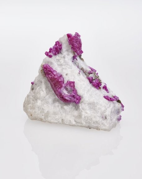 剛玉：紅寶石. 礦石奇珍展覽，L'ECOLE珠寶藝術學院，K11 MUSEA，香港