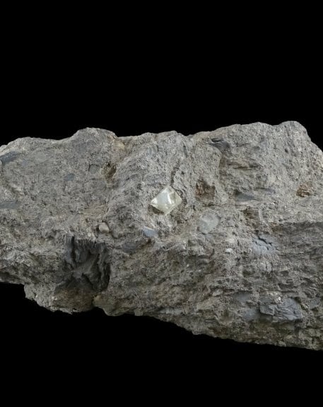1_6367_56b-diamant-brut-kimberlite-.jpg