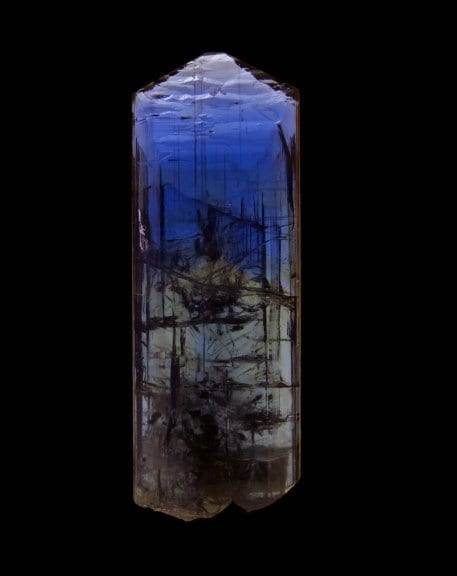 Tanzanite from Merelani Hills, Tanzania. Photo Eloïse Gaillou (ENSMP 46088) © Collection du musée de Minéralogie Mines Paris – PSL