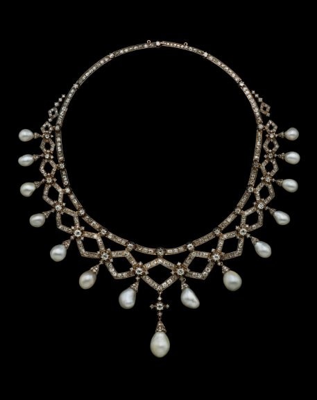Necklace, 1890 Natural pearls, diamonds, gold, silver Private Collection, courtesy of Albion Art Institute © Albion Art Jewellery Institute