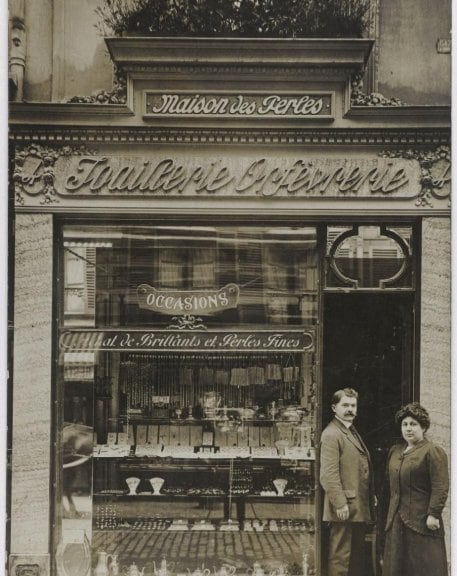 Rooryck, Taillefer & Cie, Maison des Perles, Joaillerie orfèvrerie. Photographie gélatino-bromure d’argent,  Paris, 10 septembre 1909 © Paris, BHVP/ Roger-Viollet