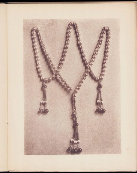 Catalogue des perles, pierreries, bijoux et objets d’art précieux, le tout ayant appartenu à S. M. le sultan Abd-ul-Hamid II, Paris, Georges Petit, 1911.