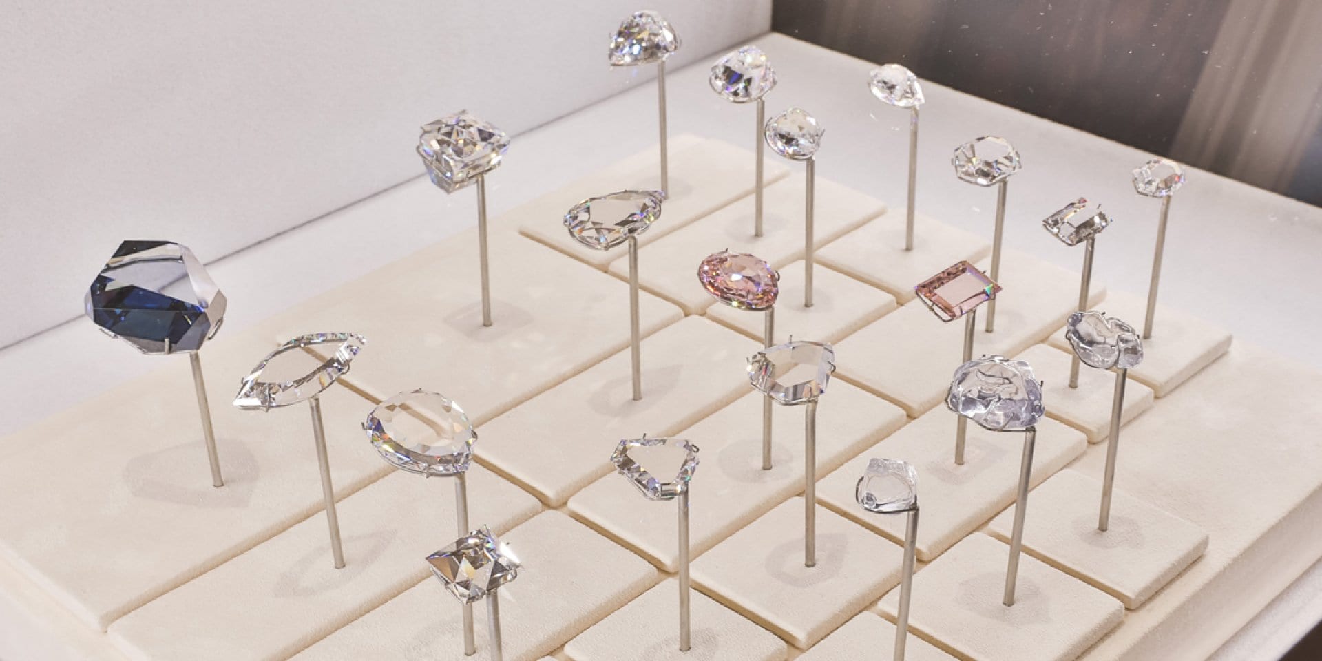 L'ÉCOLE School of Jewelry Arts