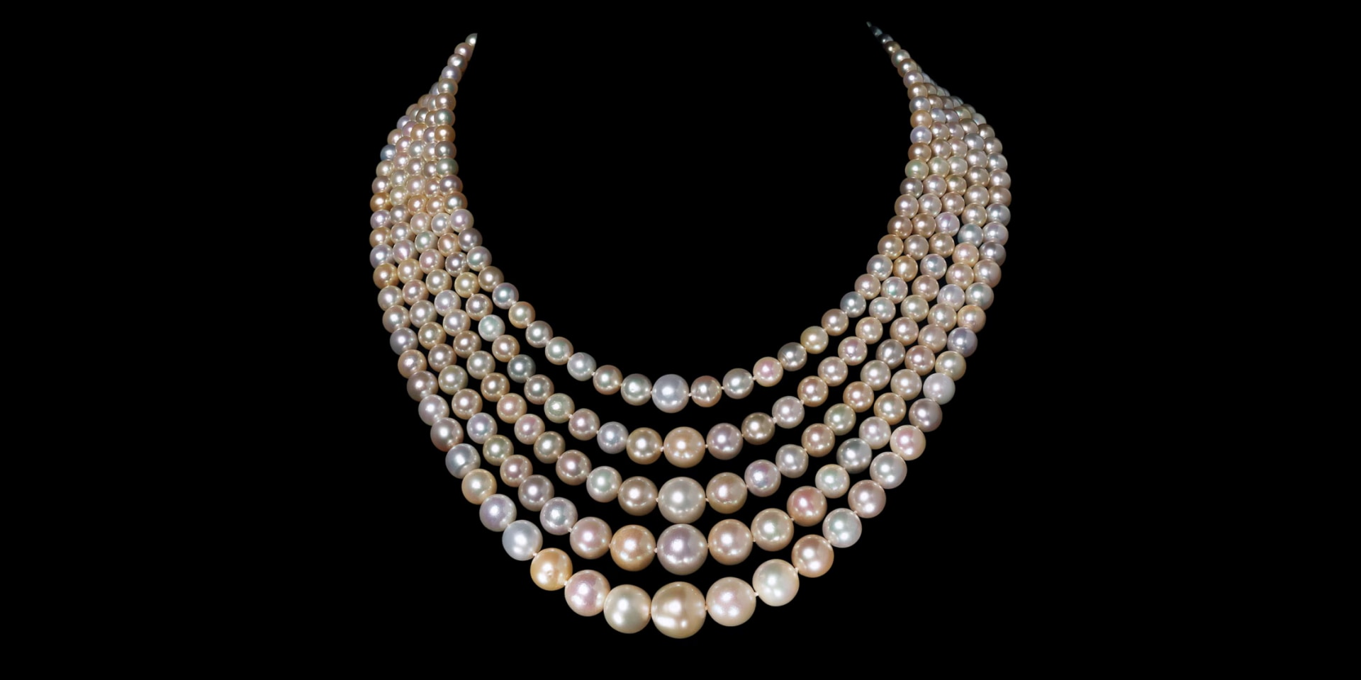 Gourdji necklace Natural pearls, diamond clasp Collection Faerber