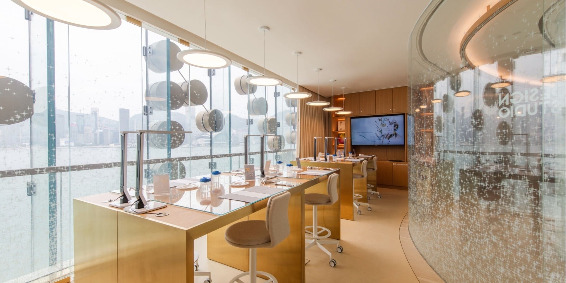 1© L’ÉCOLE Asia Pacific, School of Jewelry Arts