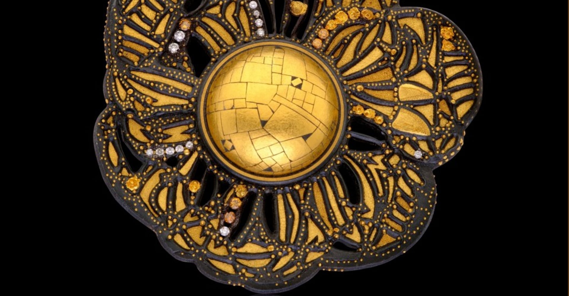 Mosaic brooch, Daniel Brush, 1986, Steel, Gold, Round Colorless and Fancy Colored Diamonds (Gold Mosaic Dome), © L’ÉCOLE Van Cleef & Arpels.jpg