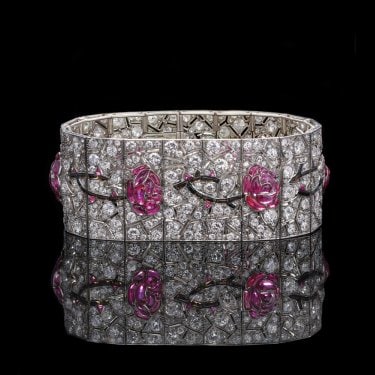 1920x1000_Lacloche rose bracelet_v2.jpg