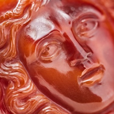 Rome, XIXe siècle, Méduse, Camée en Cornaline, Collection Guy Ladrière, Photo Benjamin Chelly