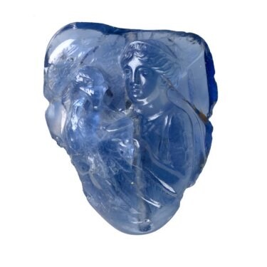 Camée romain en saphir (probablement Sri Lanka) représentant Vénus nourrissant un aigle, Ier siècle (c) Image courtesy of the Fitzwillian Museum, Cmabridge