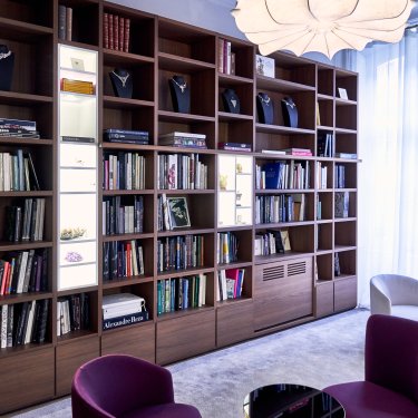 L'ÉCOLE - Library 17.jpg
